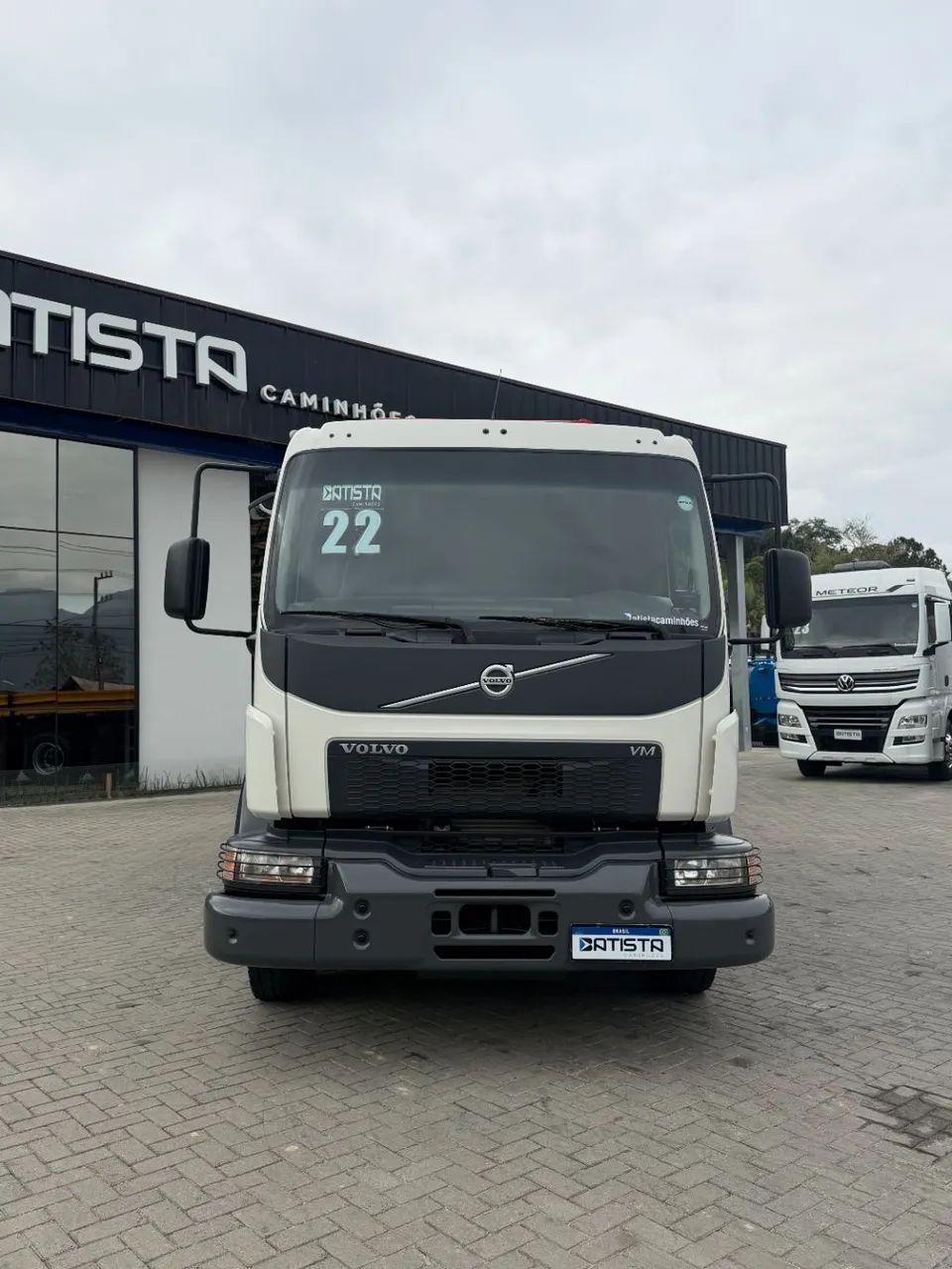 Volvo Vm 270 6x4 c/ munck palfinger 45007 - apenas 48 mil km - Foto 2
