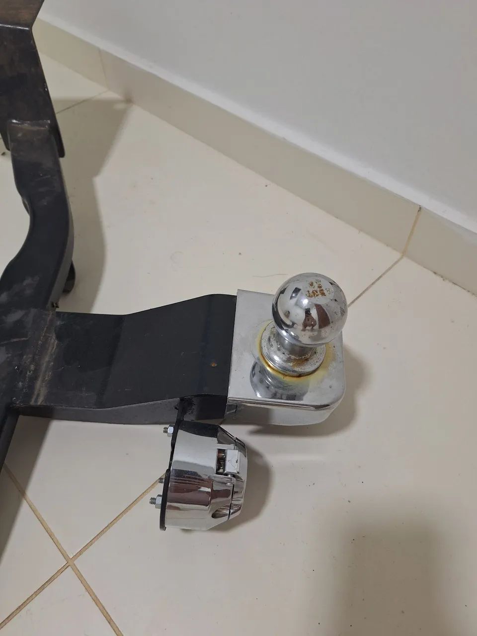 Vendo reboque engate para KWID - Foto 2