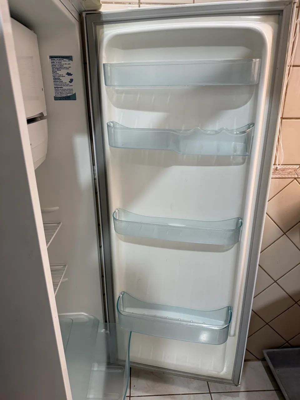 Geladeira Eletrolux em Ótimo estado - Foto 3