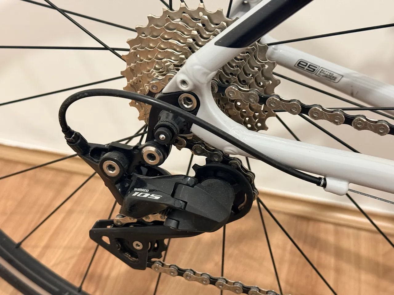 Bicicleta Specialized Allez Shimano 105 R7000 - Foto 2