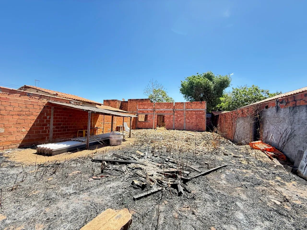 Vendo lote com início de construção  - Foto 2