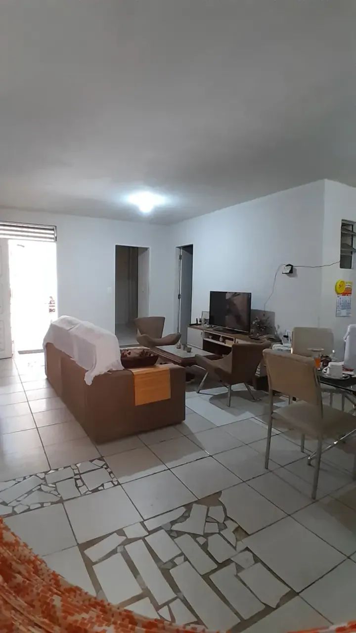 Casa térrea à venda na Serrinha com 4 quartos e 3 banheiros - Foto 2