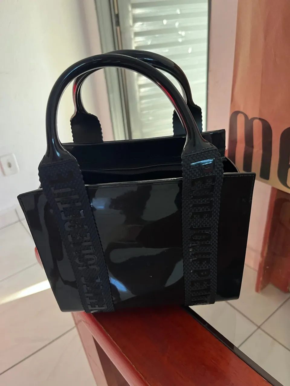 vendo essa bolsa petit jolie original nova  - Foto 5