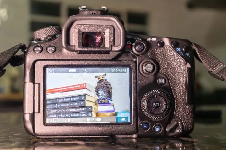 Canon 90D