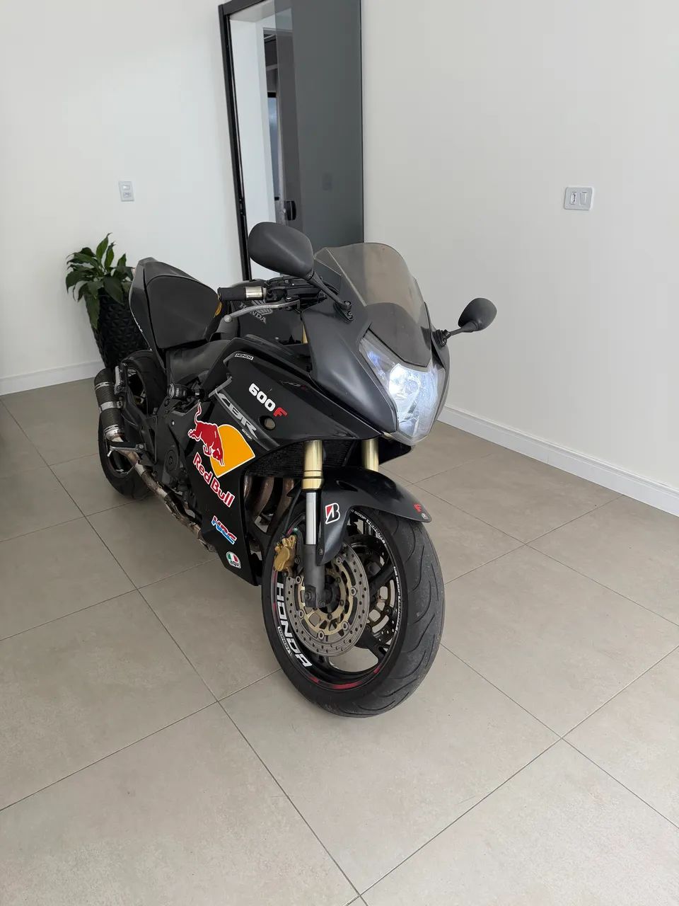 CBR 600F ano 2012 - Foto 2