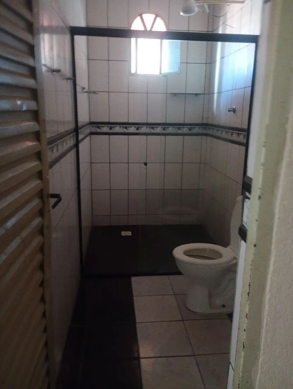 Aluga-se Tel: *