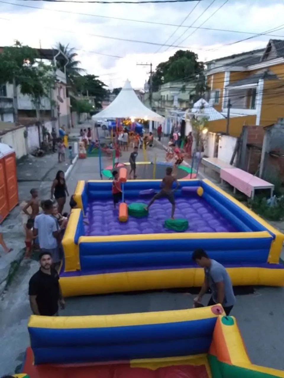 Inflável guerra de cotonete  - Foto 2