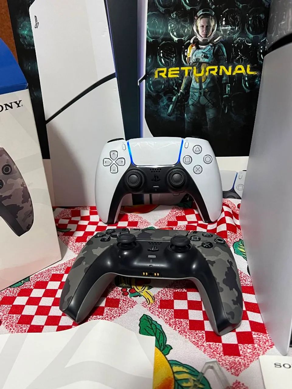 Ps5 slim com disco 1Tb 2 controles com caixa - Foto 3