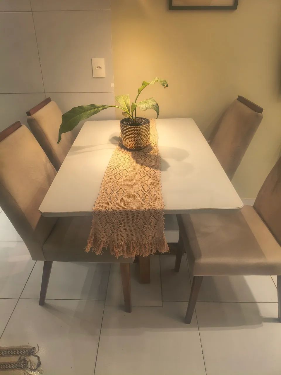 Mesa com 4 cadeiras  - Foto 3