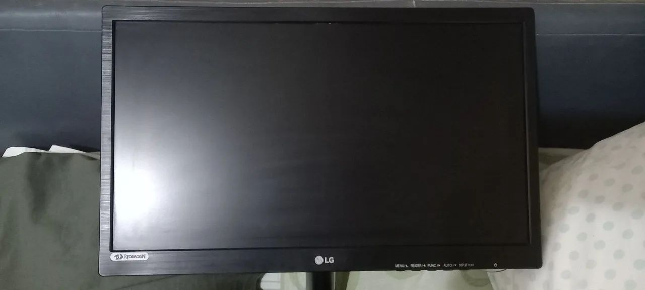 Monitor LG 19,5 Polegadas muito novo! 
