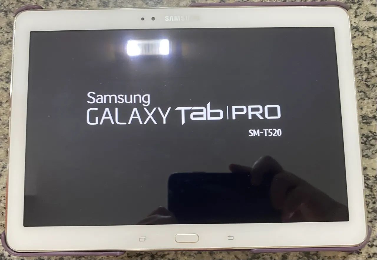 Tablet Samsung T520 16gb c/ carregador original + capa - Foto 2