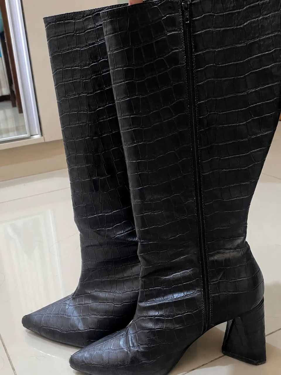 Bota de couro cano alto