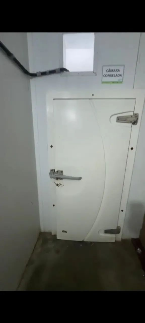 Câmara Frigorífica congelado e resfriado 7m x 3m com Prateleiras e acessórios