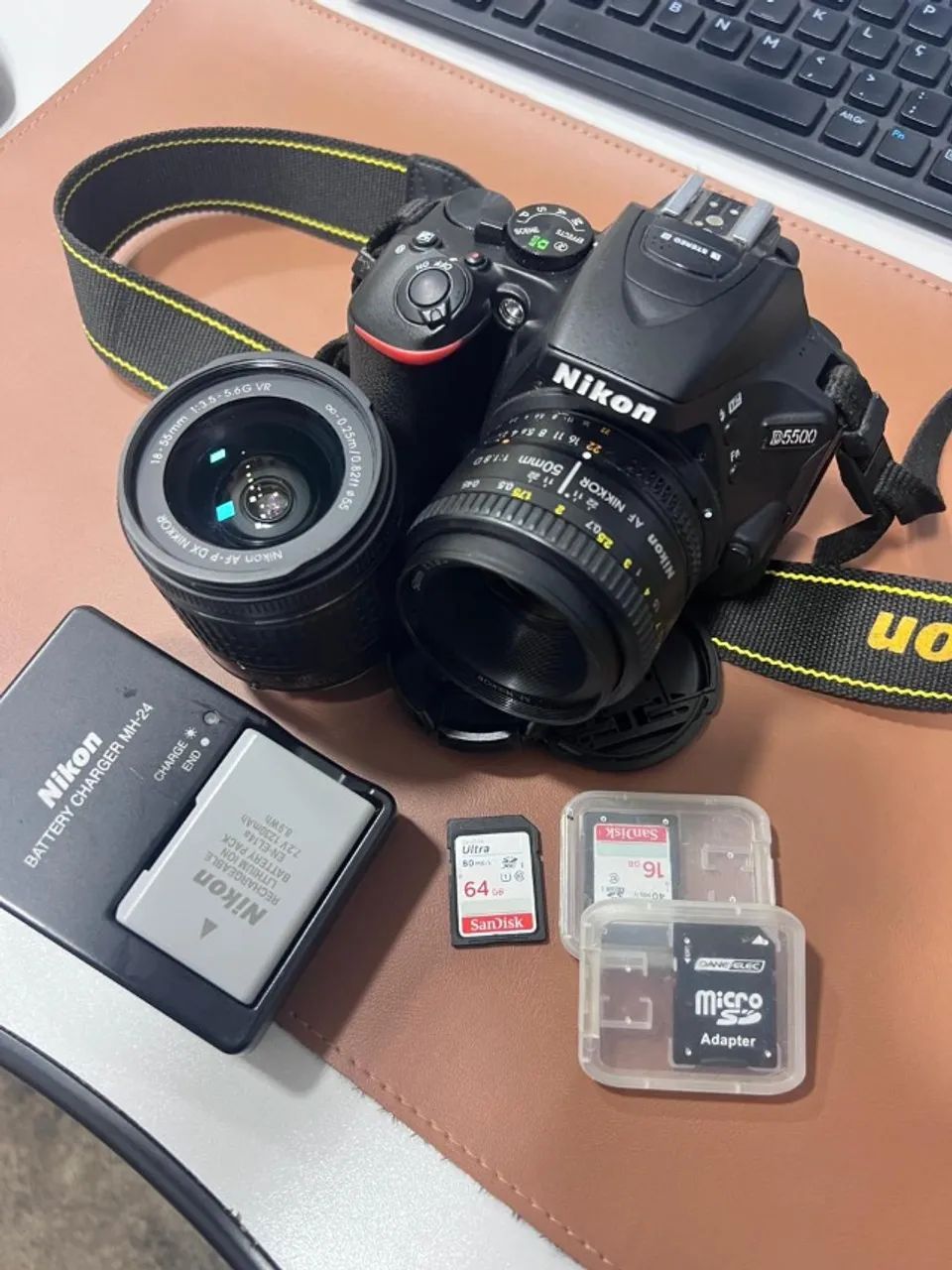 Nikon D5500 (12.260 clicks) 18-55mm + 50mm - Câmeras e Filmadoras