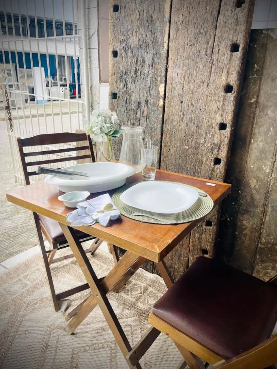 Conjunto mesa dobrável+2 cadeiras estofadas  - Foto 2