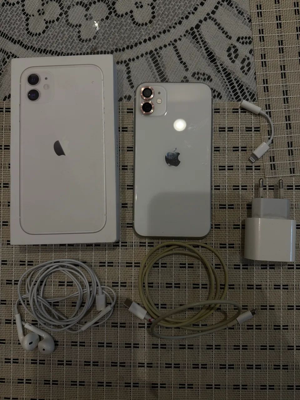 iPhone 11 Branco - 64GB 