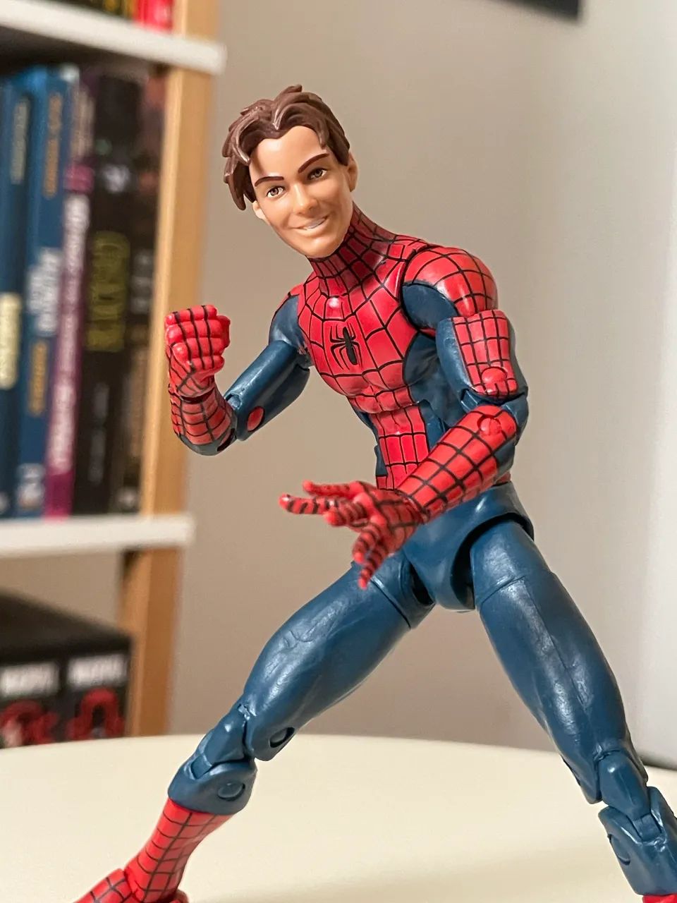 Homem-Aranha Ultimate Marvel Legends - Peter Parker - Foto 2