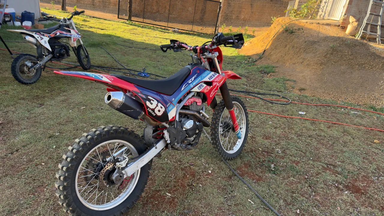 Vendo crf 250f 2023 - Foto 2