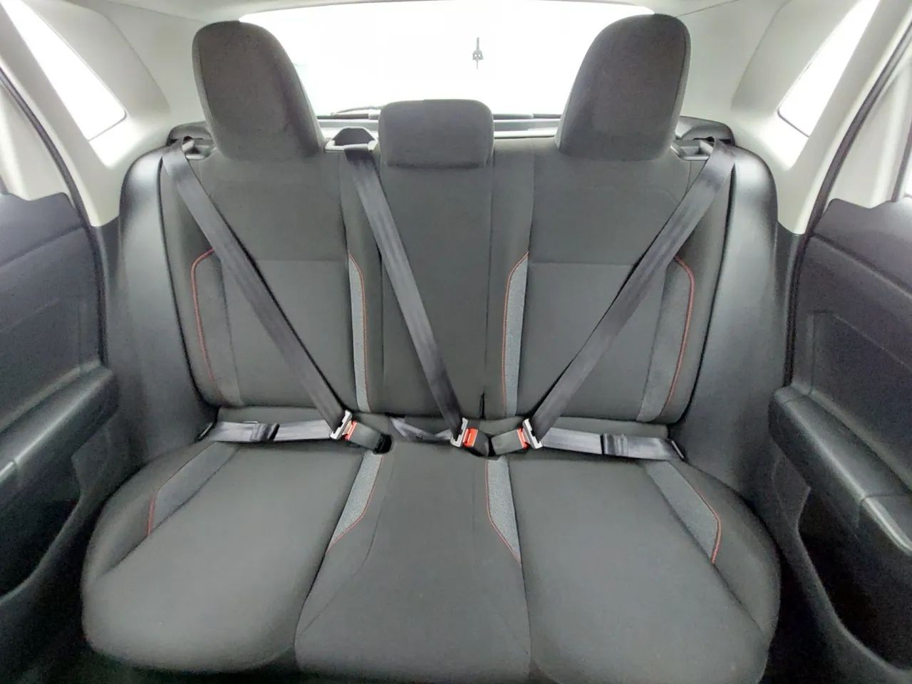 Volkswagen Polo Track 1.0 Flex 12V 5p, foto 18 de 18