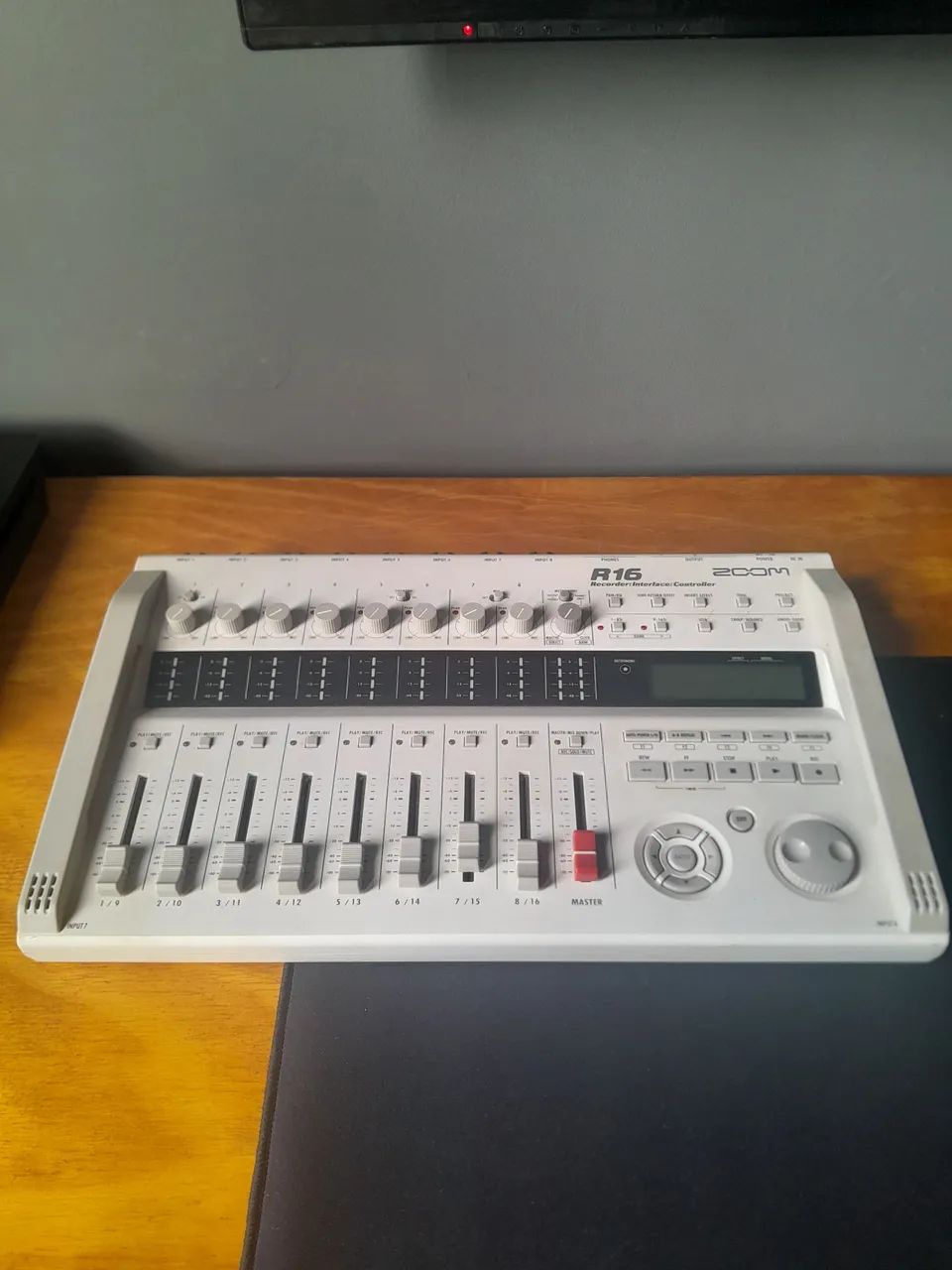 Interface/Gravadora/Controladora - Zoom R16 - Instrumentos