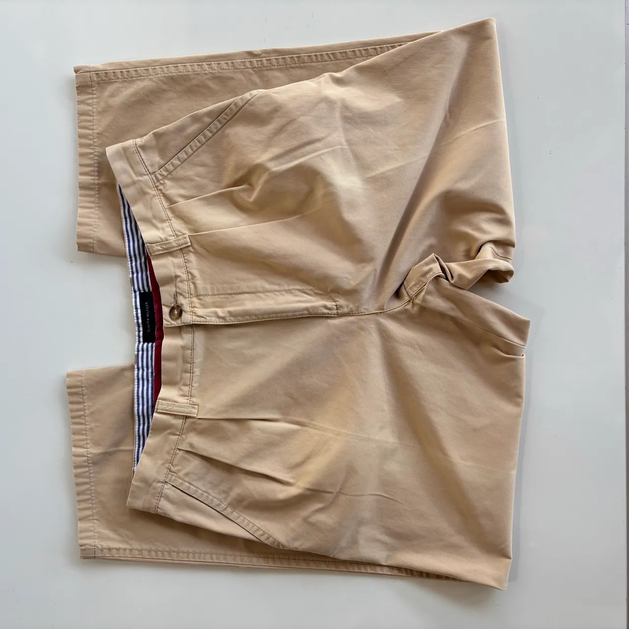 Calça Tommy Hilfiger chino bege 