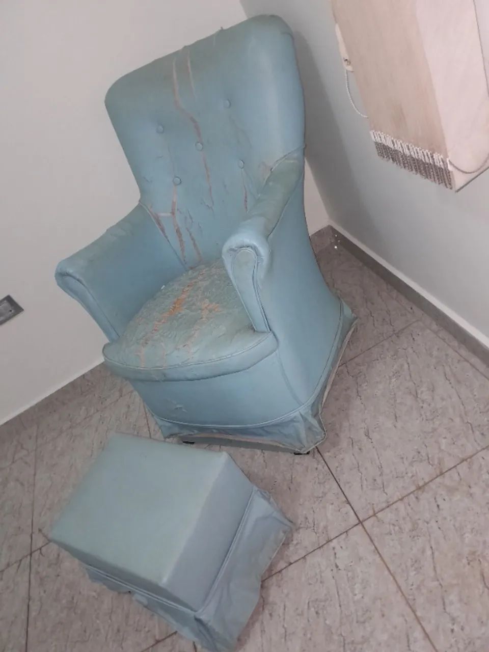 Poltrona p/ amamentação e puff - Foto 2