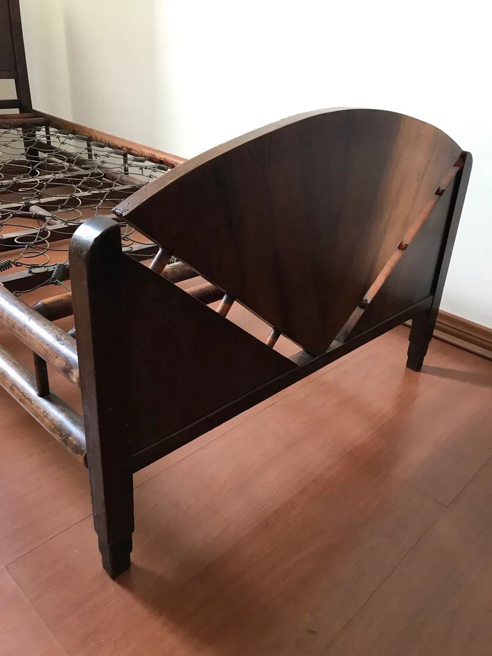Cama de solteiro Patente L. Liscio (Raridade - Século XX) - Foto 4