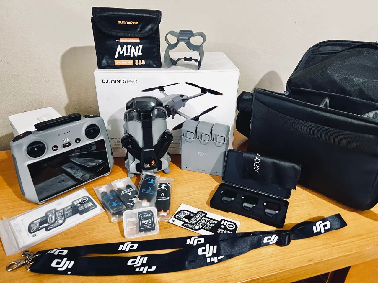 Dji Mini 5 Pro Fly More Combo Plus + acessórios 