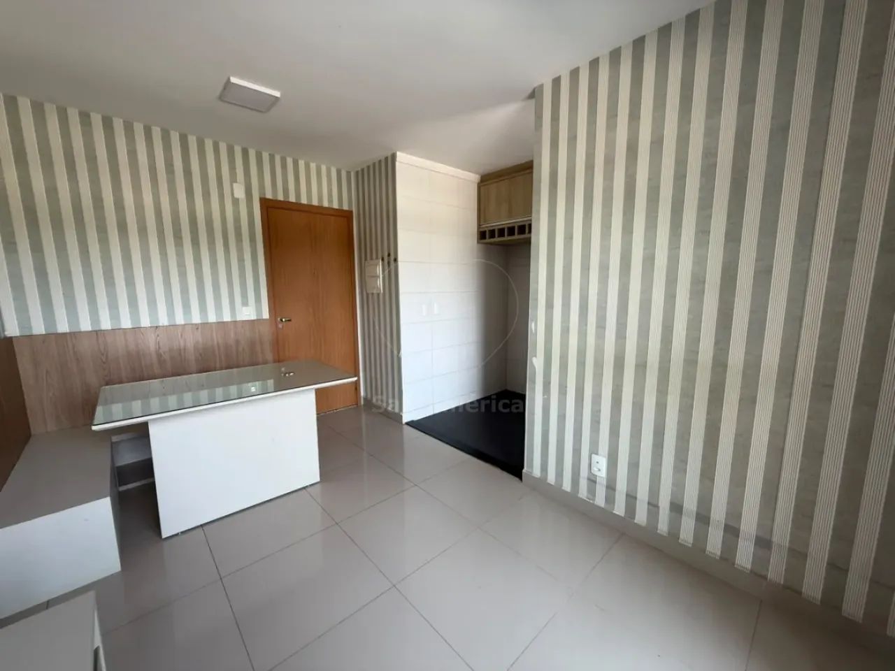 Apartamento para locação com 2 quartos no Edifício Lago Maggiore, Zona Leste de Londrina - Foto 3