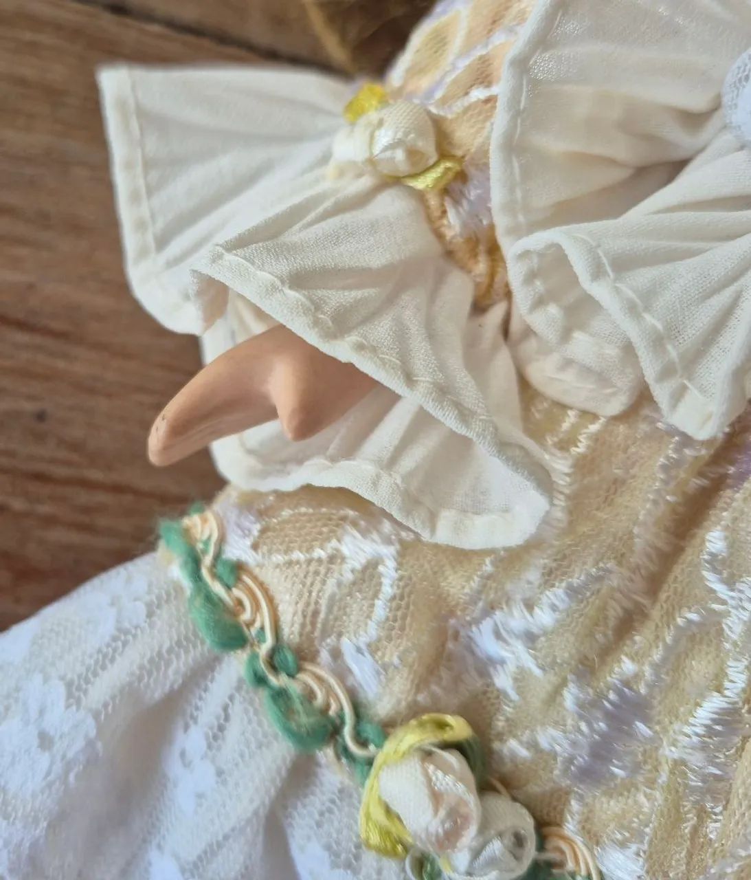 Antiga boneca de porcelana e tecido - Foto 3