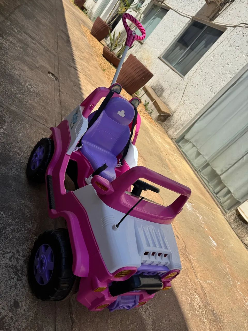 Carrinho Jeep de passeio 