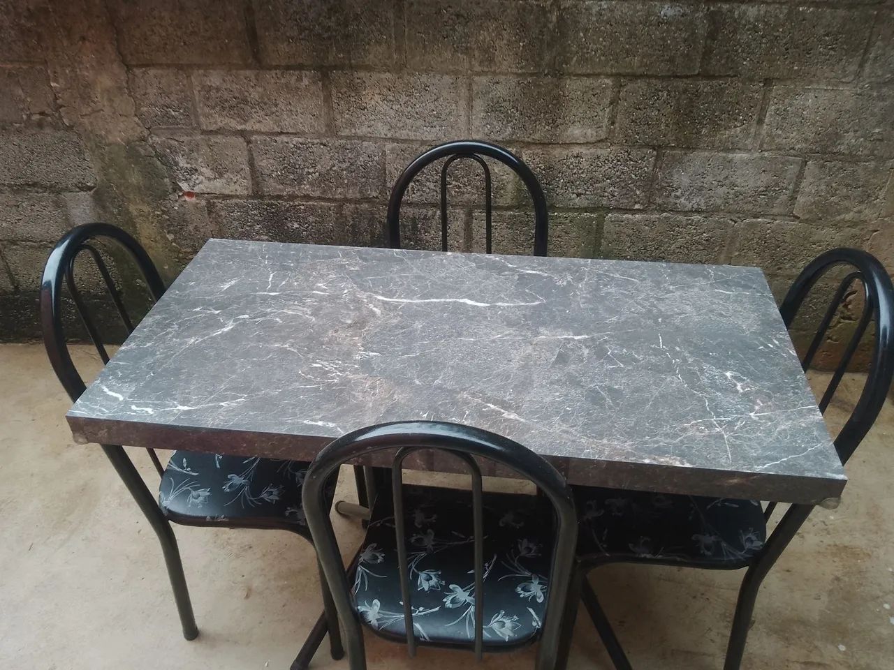 Mesa com tampo de porcelanato  - Foto 3