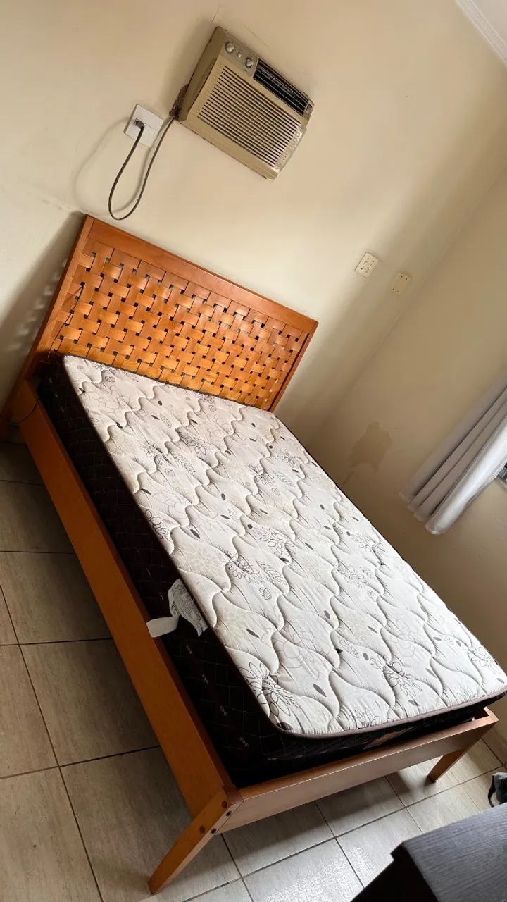 Cama, Guarda-roupa e mesas de cabeceira  - Foto 2