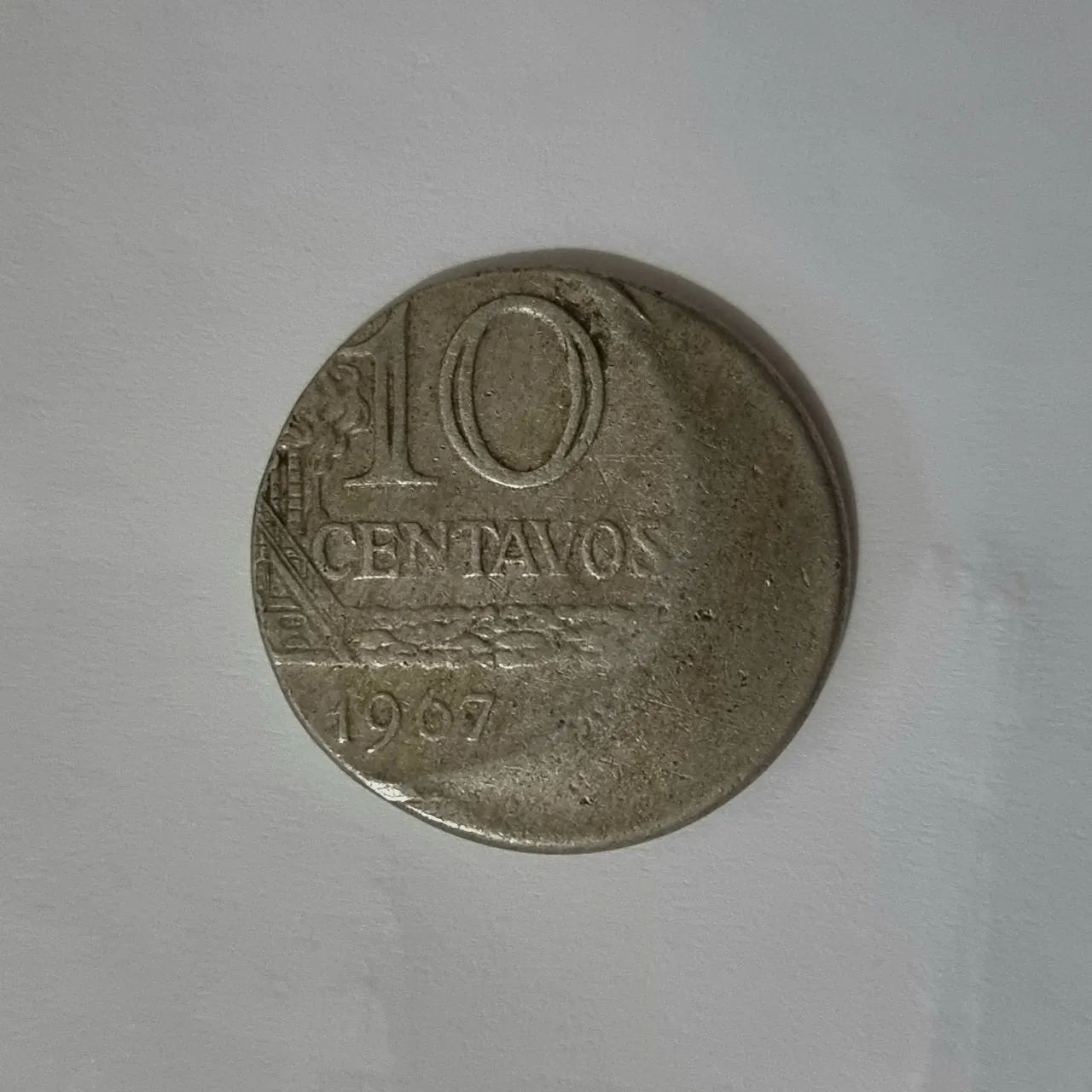 Moeda 10 Centavos 1967 Erro de Cunhagem Efeito Boné  - Foto 2