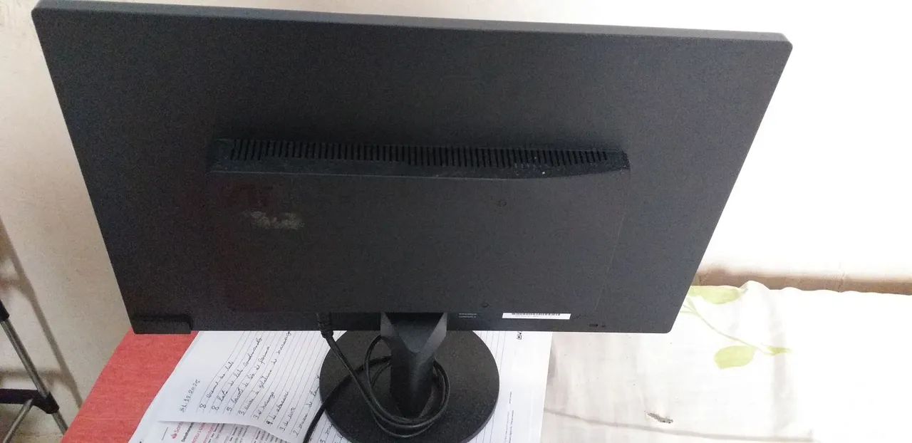 Vendo um monitor 14 polegada usado em bom estado de 350,00 por 250,00 - Foto 3