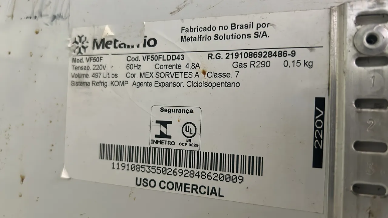 Cervejeira Expositora Vertical - Heineken e Budweiser