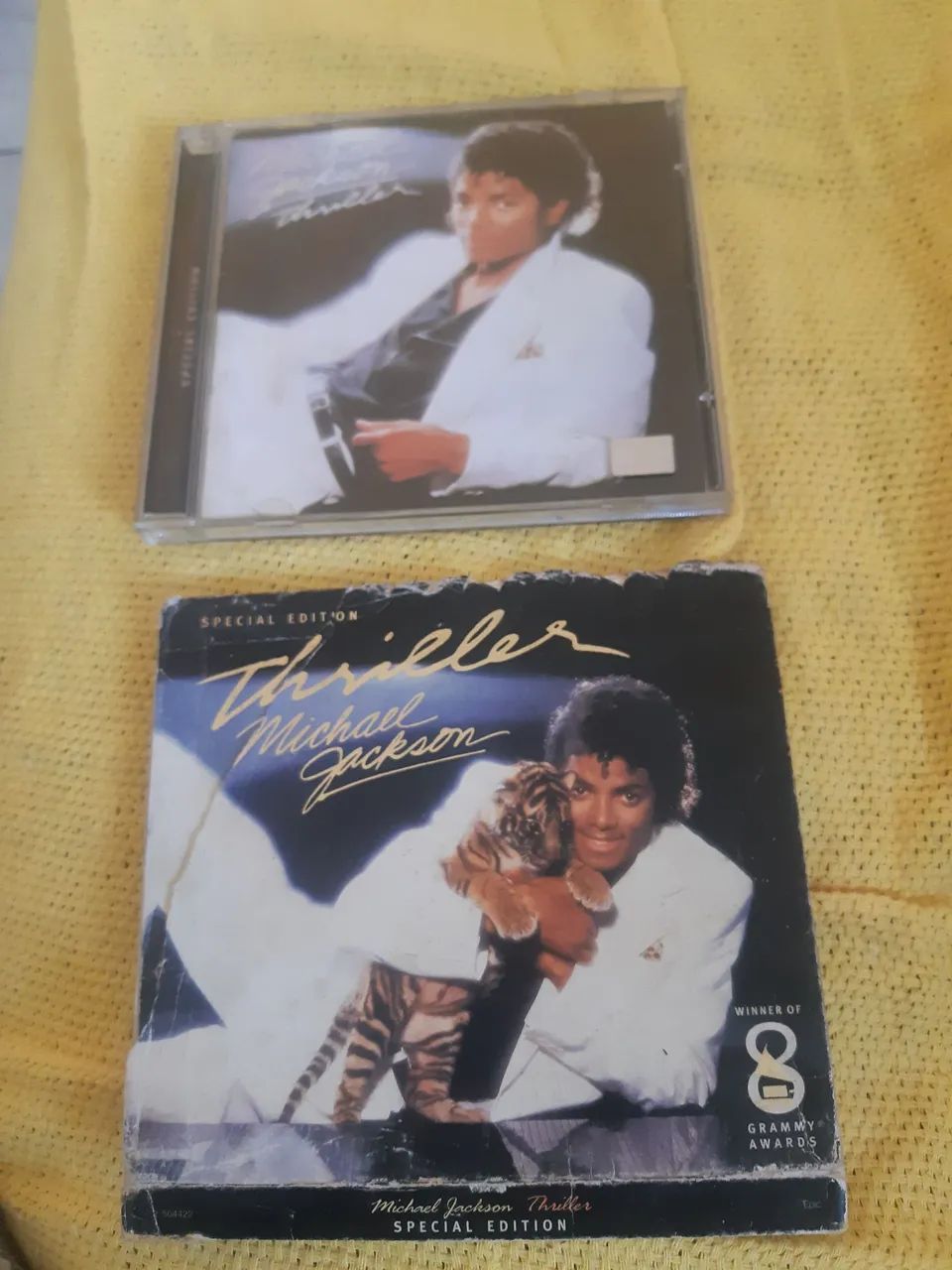 Vendo Cd Michael Jackson Thriller edição comemorativa - CDs, DVDs