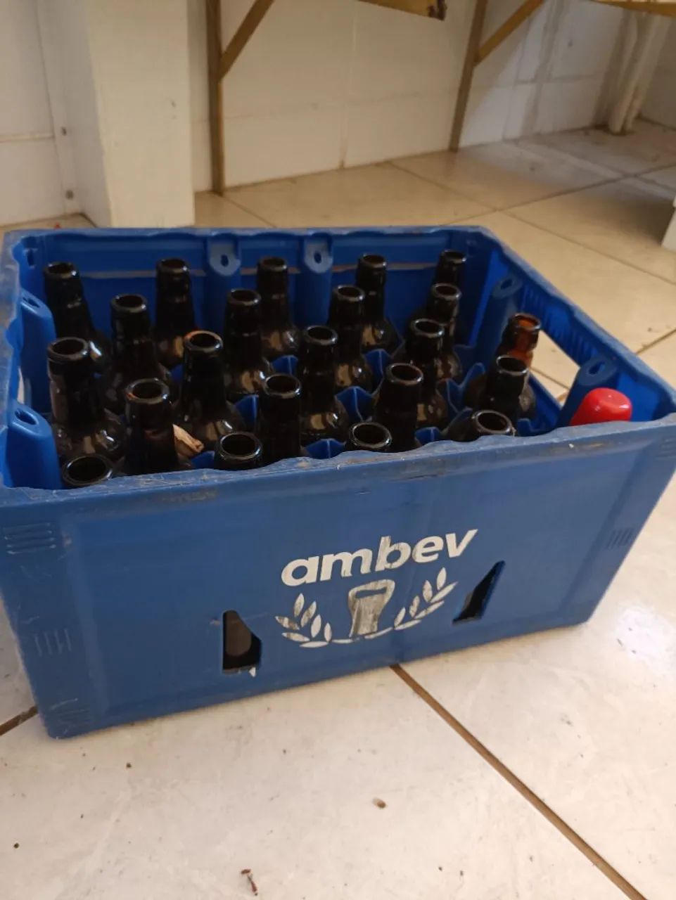 Caixa AmBev com 23 Garrafas mini Antártica