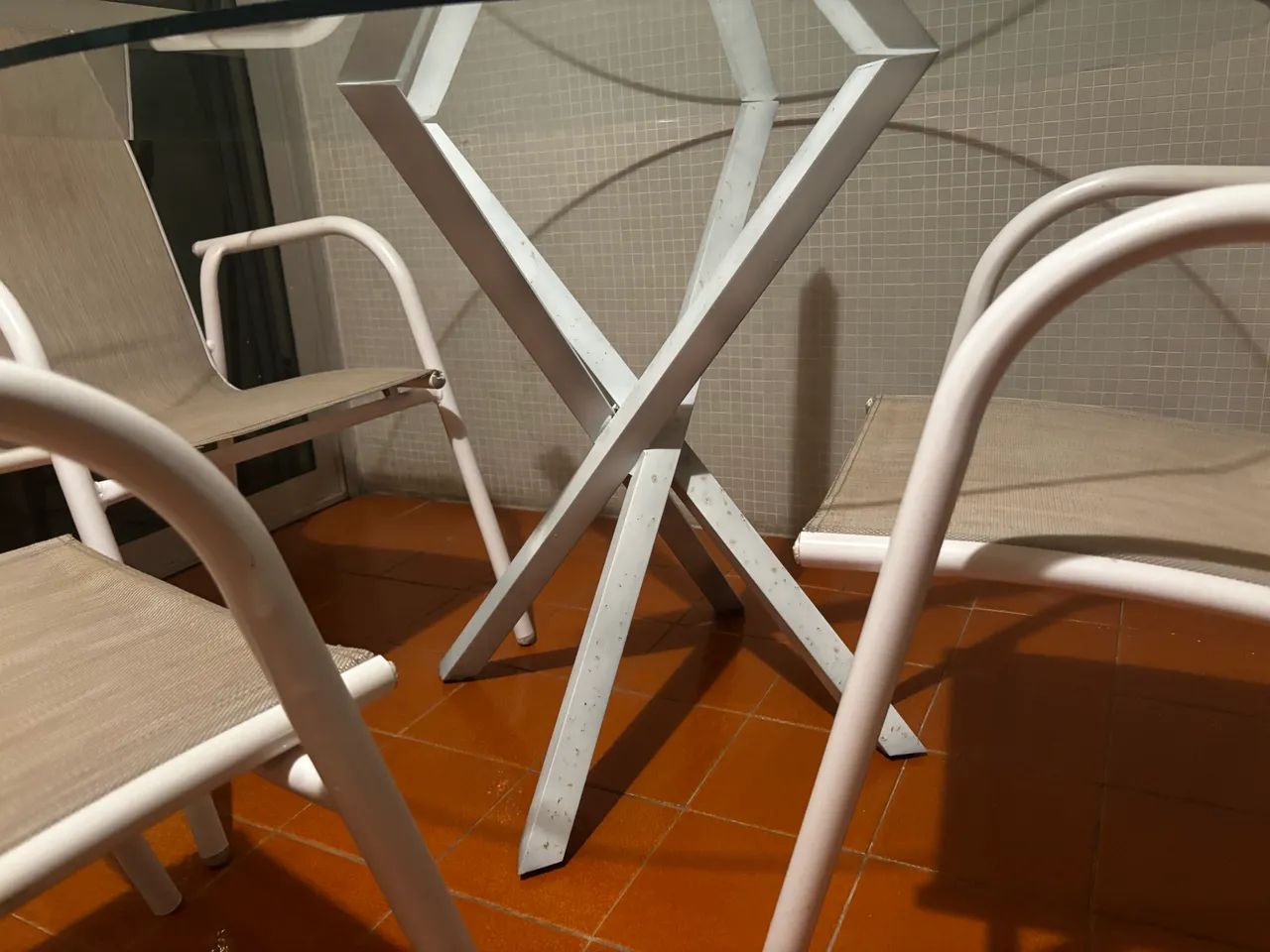Mesa vidro com 3 cadeiras  - Foto 2