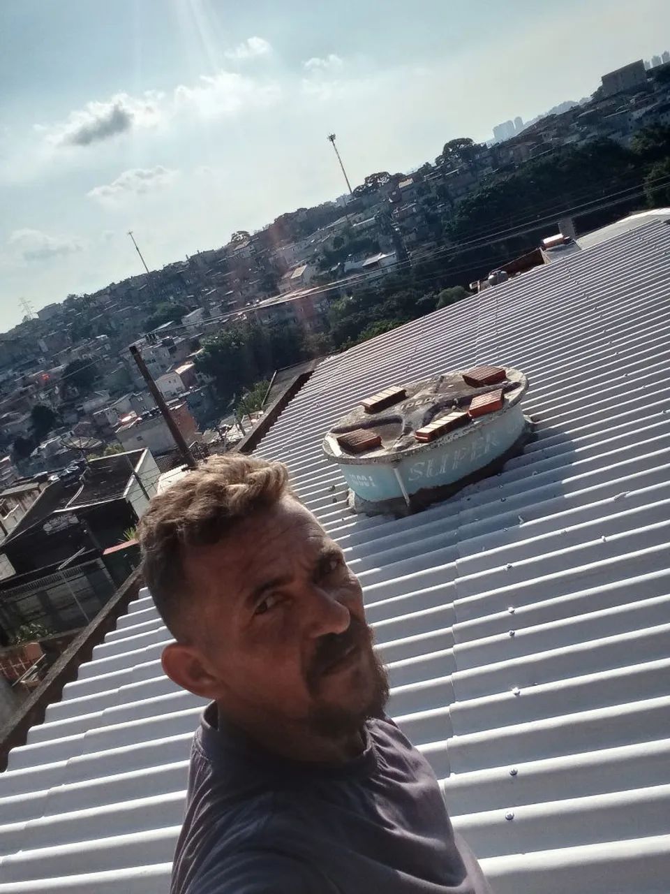 Pedreiro pintor e encanador