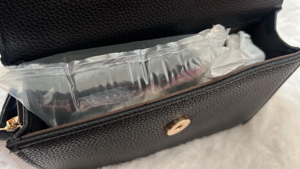 Bolsa preta com alça em excelente estado  - Foto 4