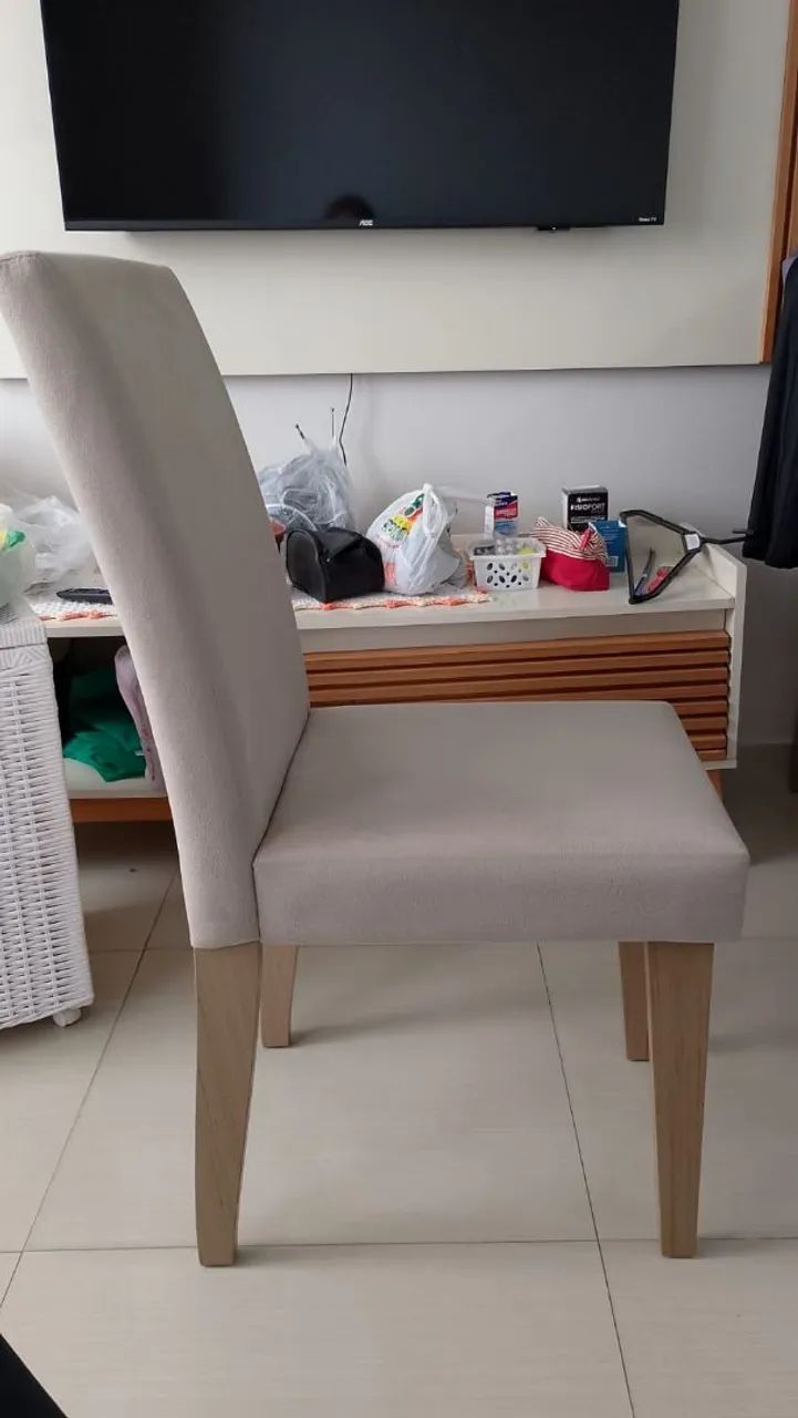 Venda de mesa com 4 cadeiras novas  - Foto 4