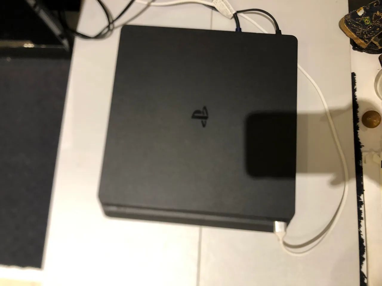Ps4 com 2 controles em ótimo estado   - Foto 4