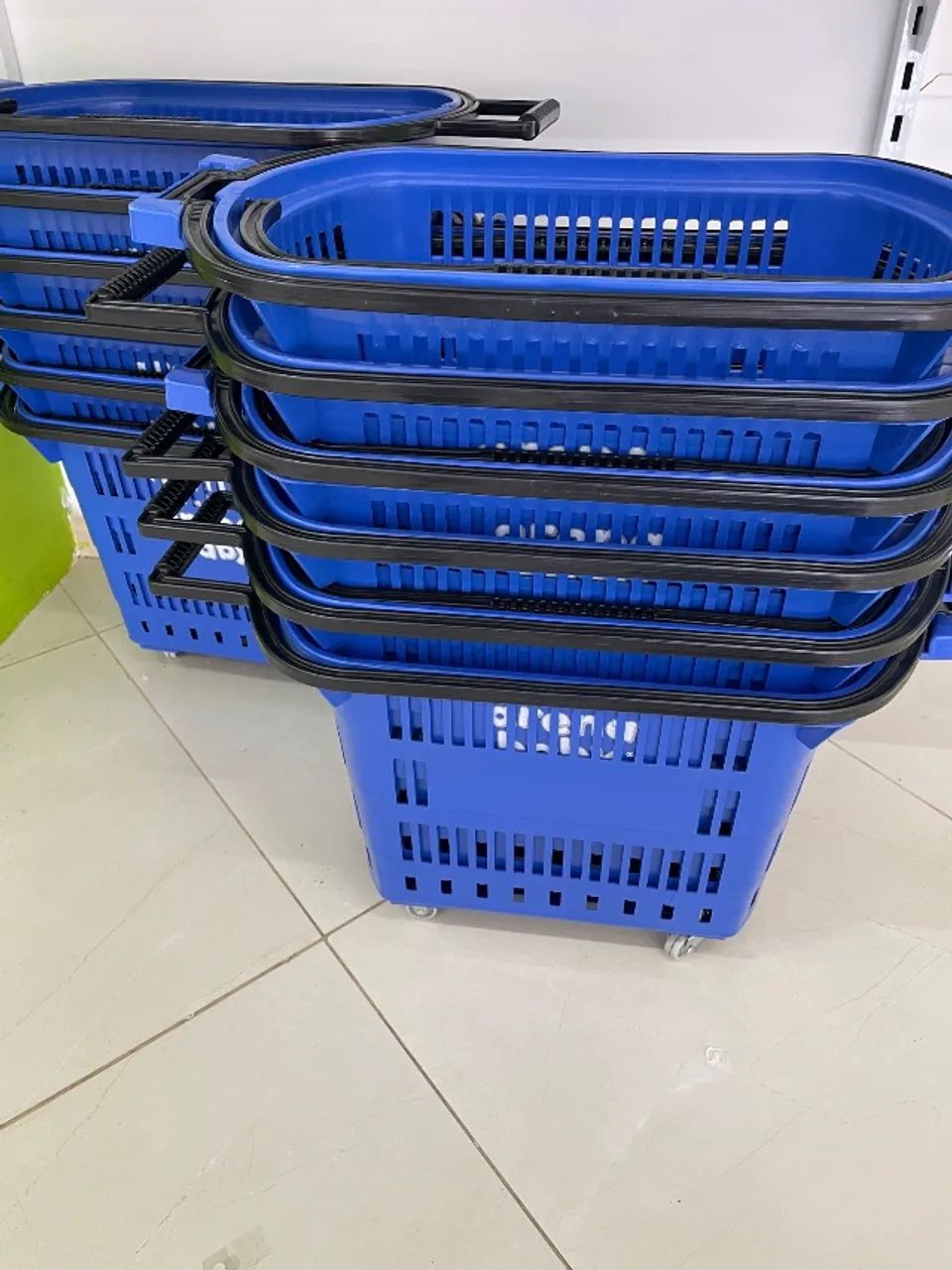 Cesta carrinho para mercados e lojas - Foto 2