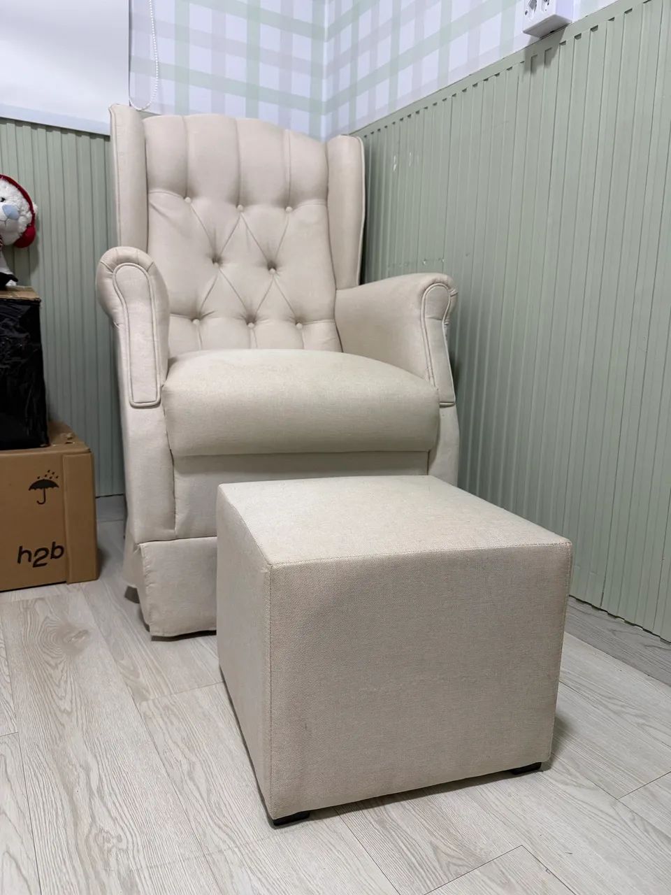 Poltrona de Amamentação com Puff