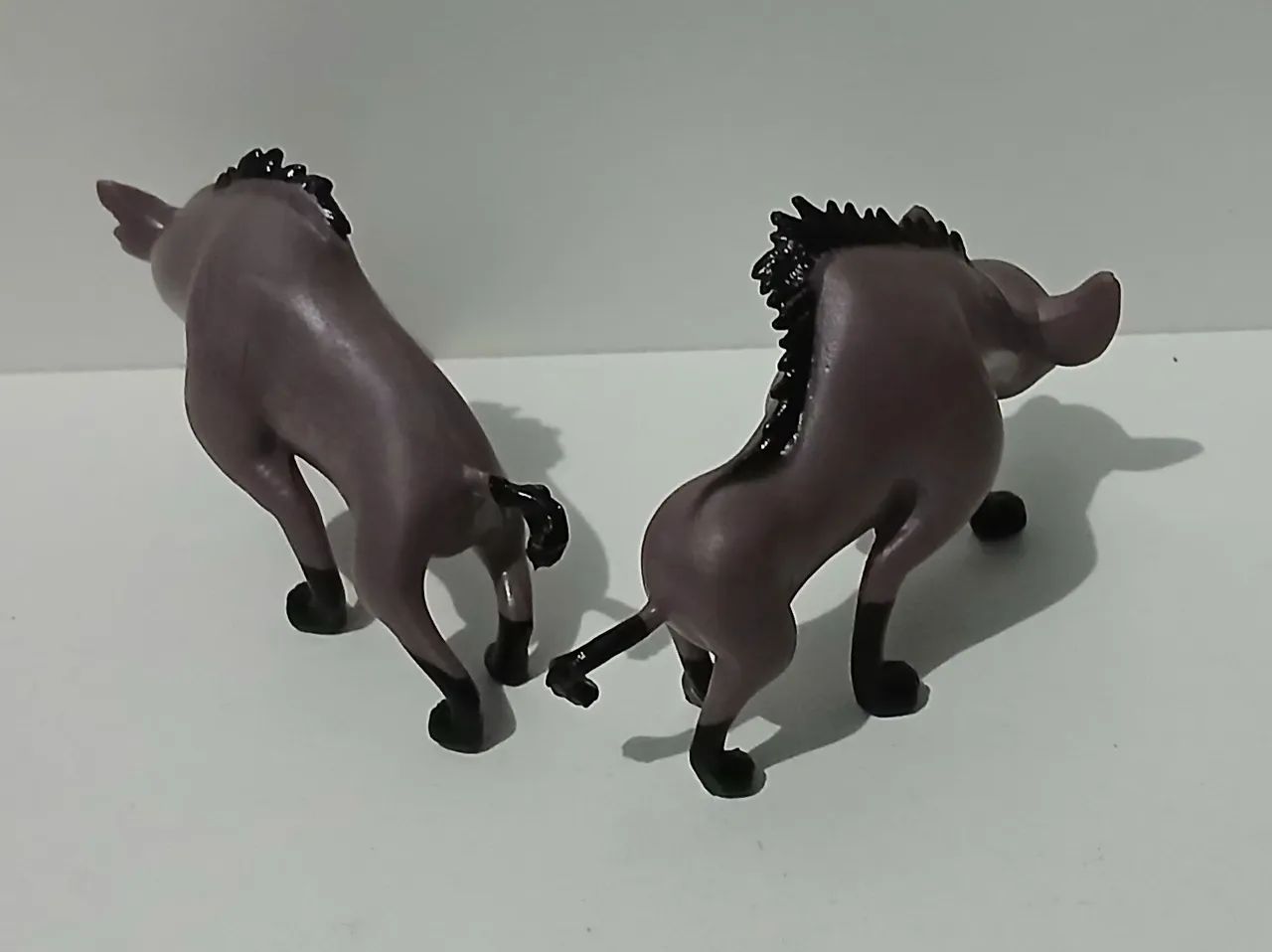 LOTE DUPLA BONECOS MINIATURAS REI LEÃO HIENAS ED E BANZAI - Foto 2