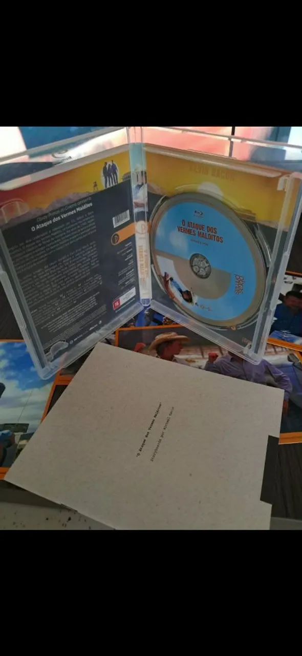 Blu-ray o ataque dos vermes malditos(obras primas) - Foto 3