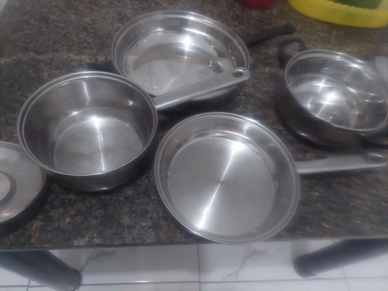 4 panelas lindas inox usadas - Foto 2