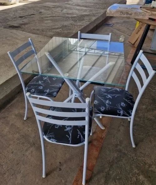 Mesa de 4 cadeiras para cozinha 