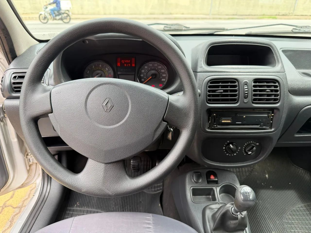 Renault Clio Authentique 1.0/1.0 Hi-Power 16V 3p, foto 7 de 12